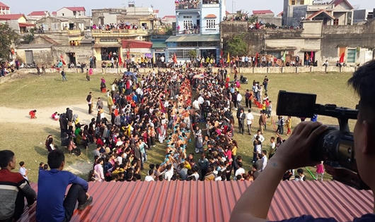 Kéo co mong mưa thuận, gió hòa, ấm no, hạnh phúc